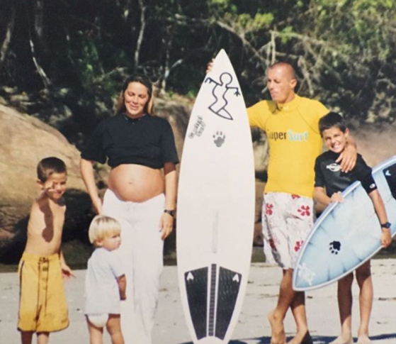 Sons que embalam Filipinho: surfe e música unem as paixões da família  Toledo - Estadão