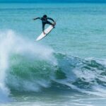 Gabriel Medina brilha e Brasil têm três surfistas nas quartas de final do CT de Portugal